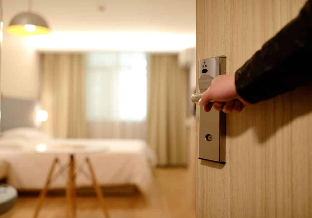 How to book hotel rooms with an access control system